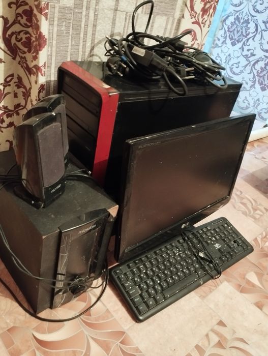 Продам ноутбук и компьютер (всё вместе)