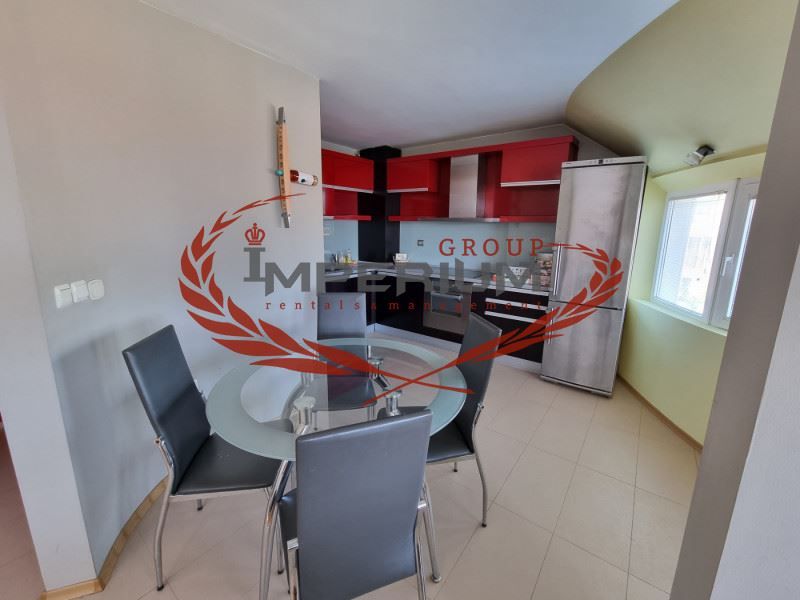 Дава се под наем Тристаен апартамент в Варна, Гръцка махала - 130 кв.м за 918 € - Снимка #4