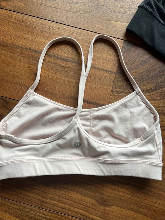 Lululemon бюстиета в размер 4 ( между S и M)