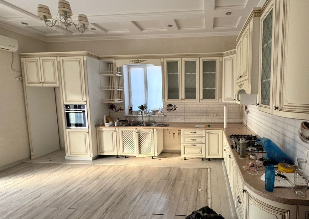 Продается кухонный гарнитур б/у