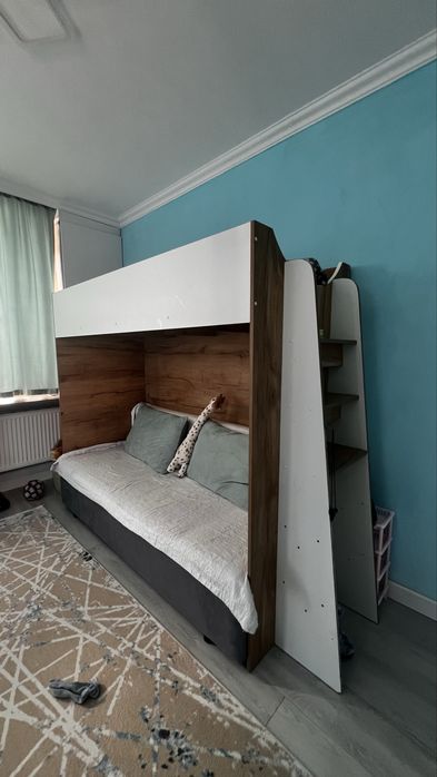 Продам двухяростную кроватку