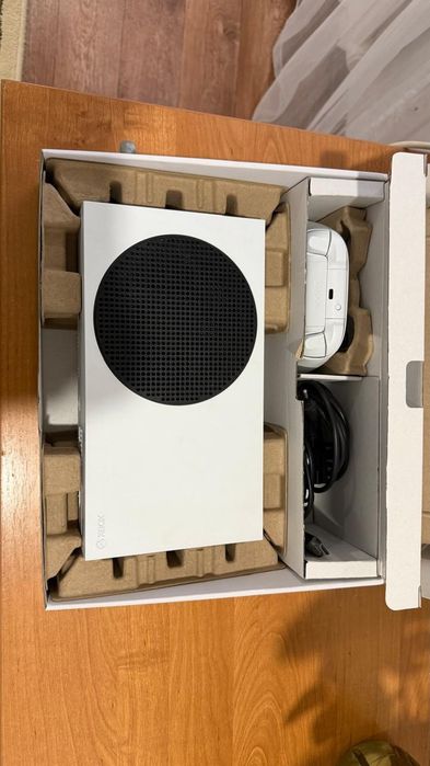 Продаю Xbox series S