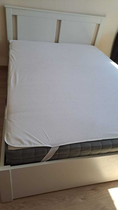 кровать двуспальная 140 см х 200 см,
