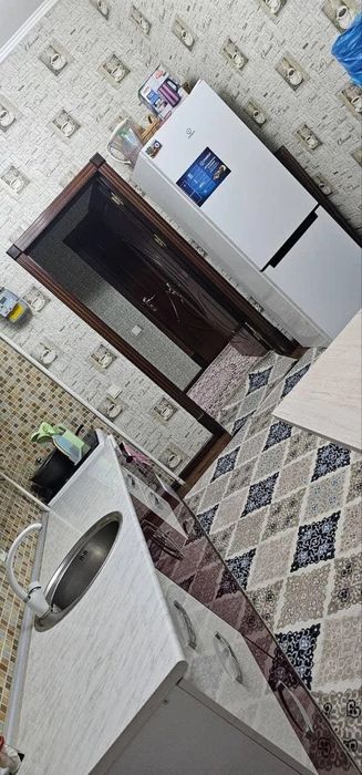 Shaxar markazidan 2 xonali kv sotiladi