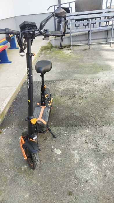 Vând trotineta kukirin G2 max