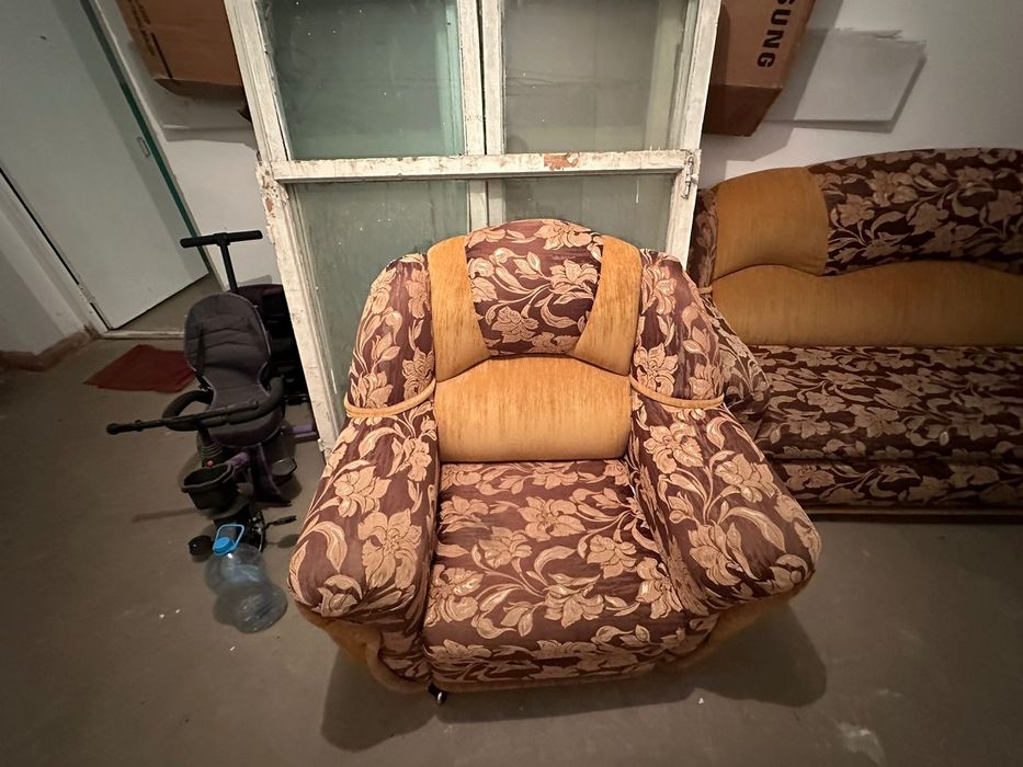 Продам диван и кресла