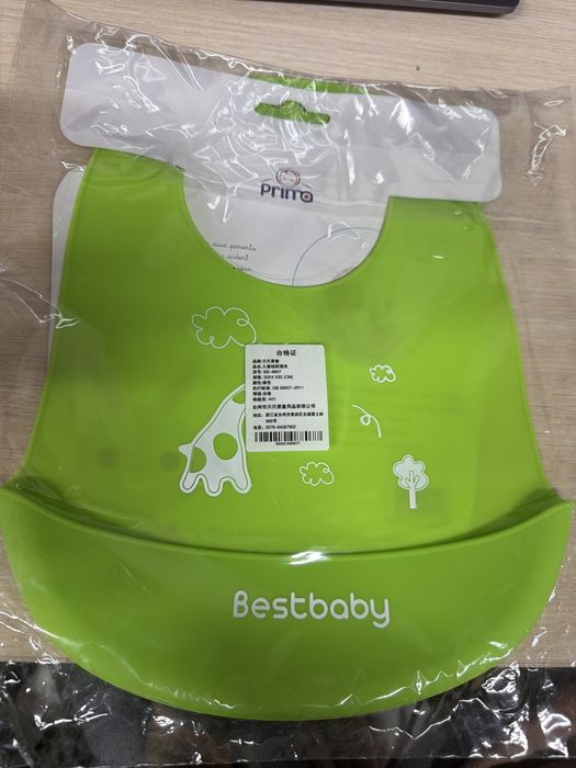 Силиконовый нагрудник