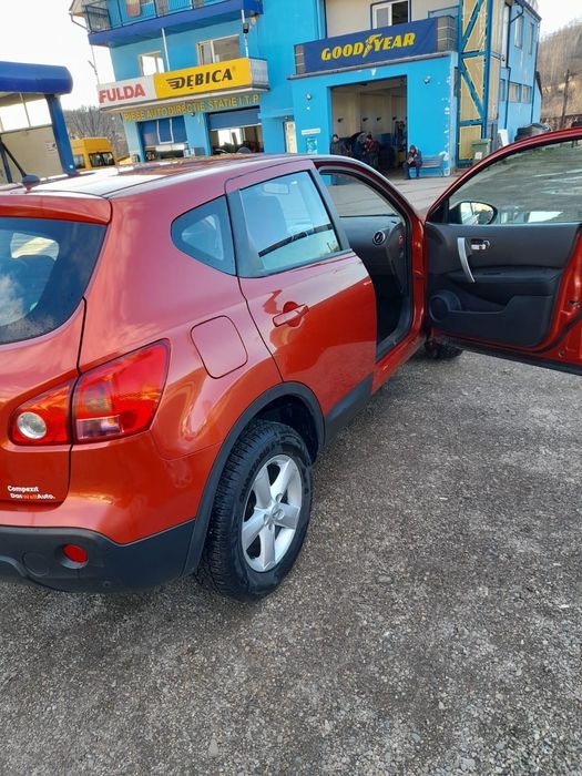 Vând Nissan Qashqai 2.0 Benzina- 141 CP