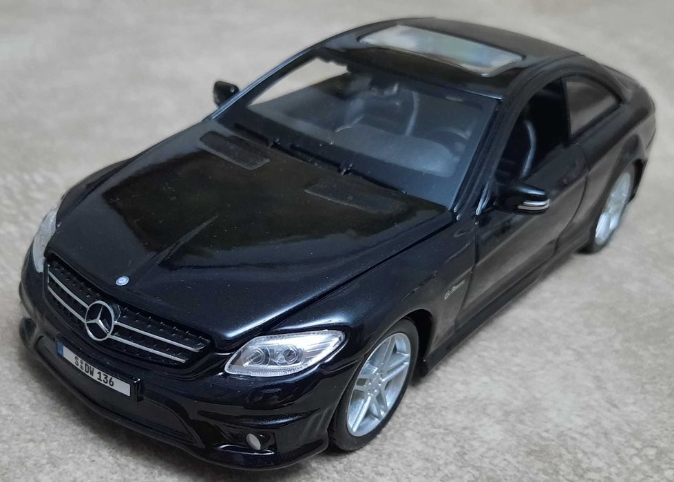 Коллекционная модель машины мерседес
