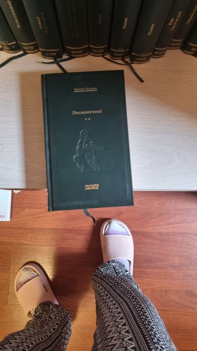 Vand carti din colectia Adevarul