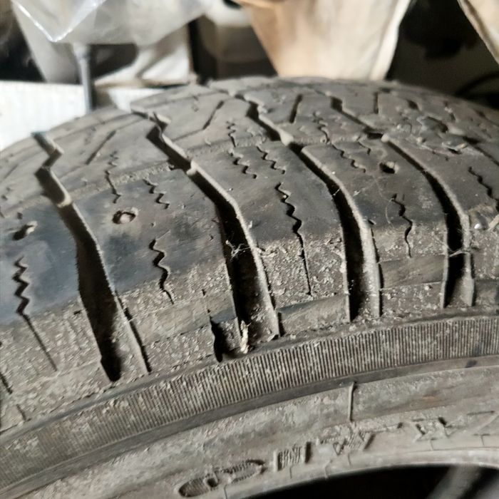 Продам резину  PIRELLI