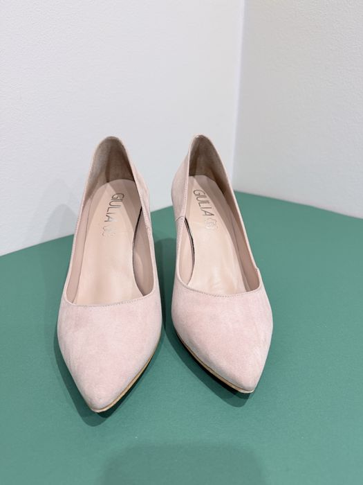 Розови велурени обувки на висок ток