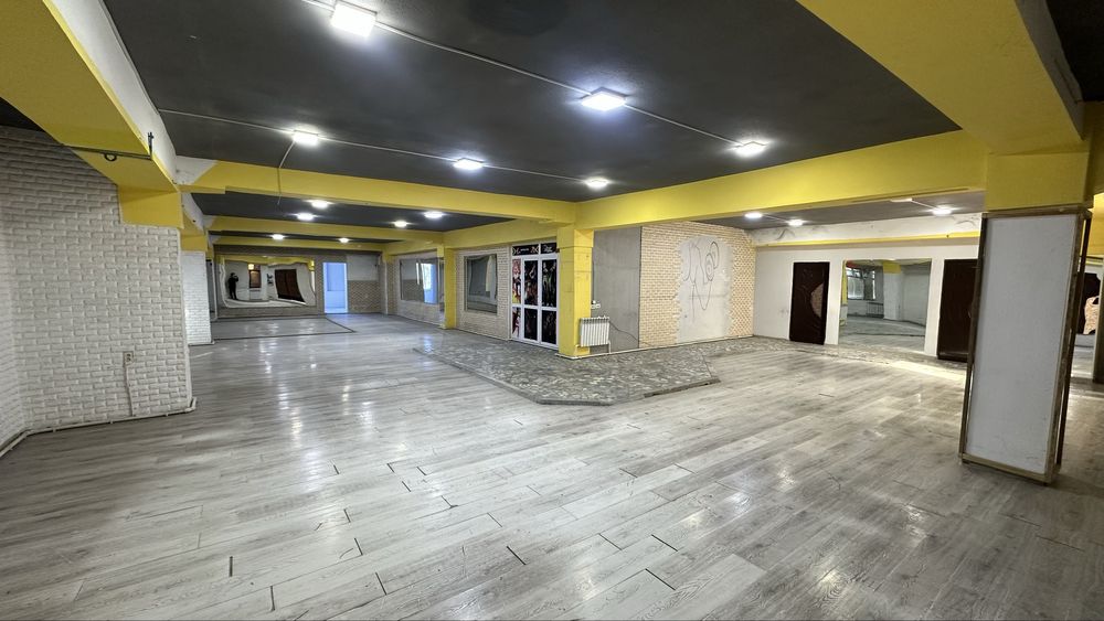 Аренда. Ижарага берилади. 280кв. 2-қават. Урганч шаҳри марказида