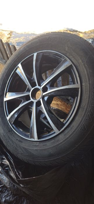 Продам  резину с дисками
