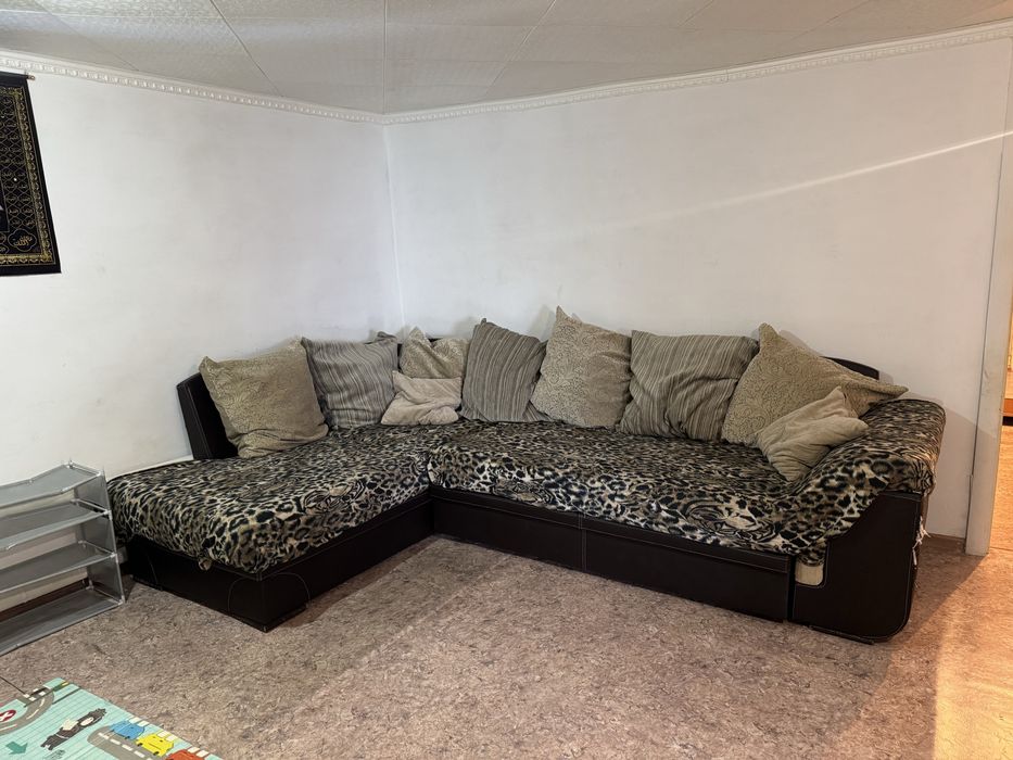 Продается большой Диван, б/у