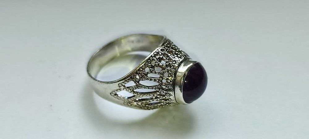 Красивое женское кольцо с камнем АМЕТИСТ