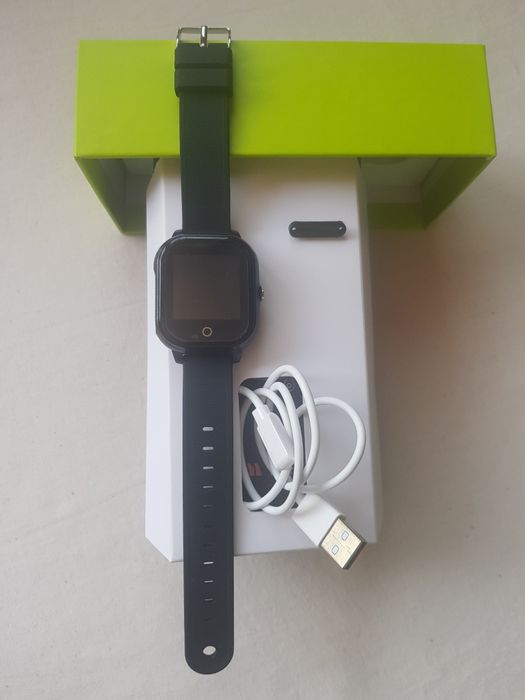 GPS часы для детей на руку черние