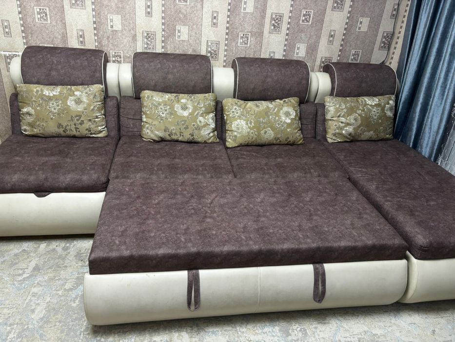 Диван угловой продается