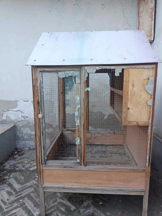 продается Большая Клетка для птиц