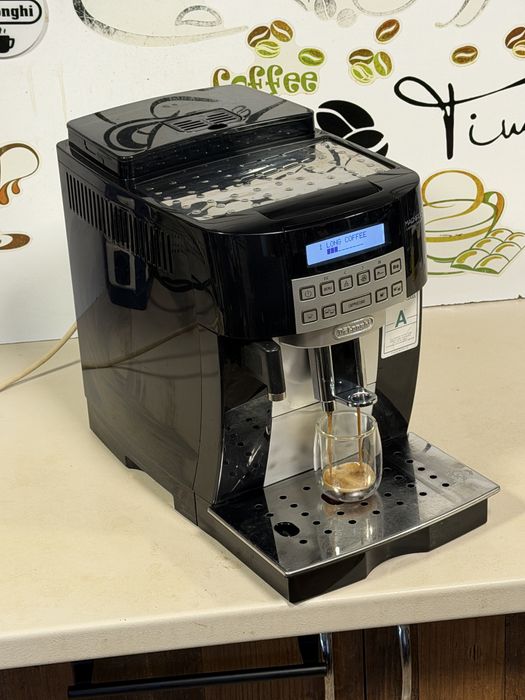 Кафемашина кафе автомат delonghi magnifica S с гаранция