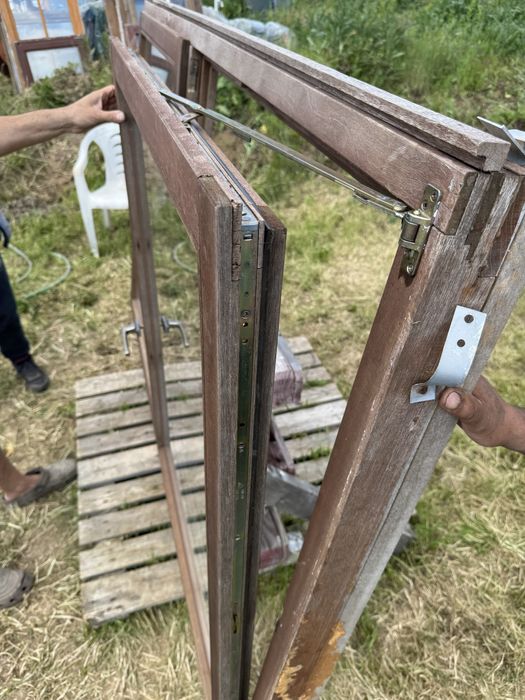 FEREASTRA LEMN MAHON  Germania geam termopan H 145 x L 220 5 buc