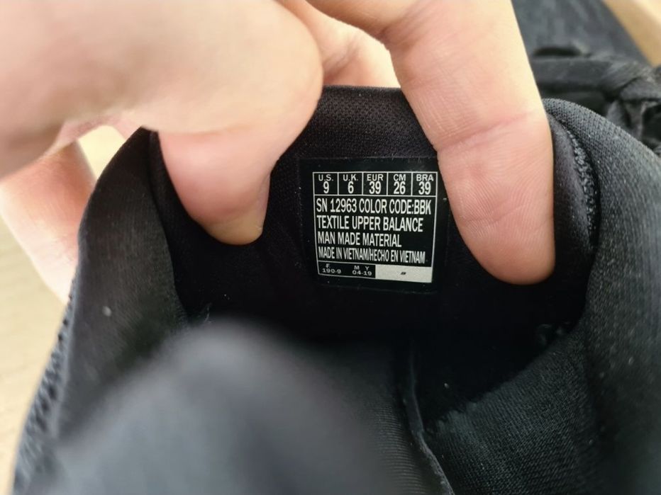 Sneakers dama 4 perechi (Alex McQueen, Jimmy Choo si Skechers)