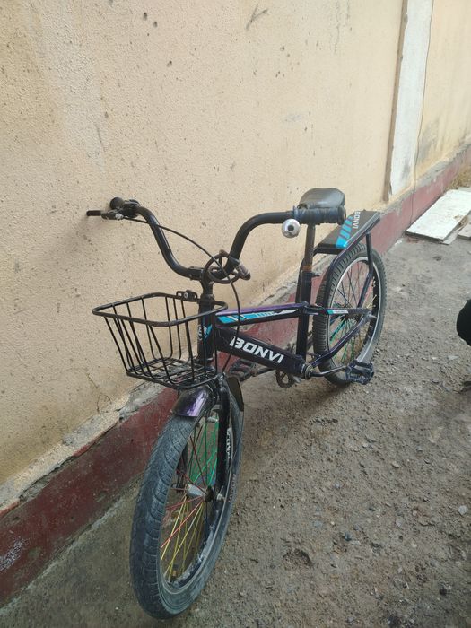 Vilasafet sotiladi   700.000