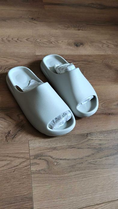 Yeezy slide YS-01