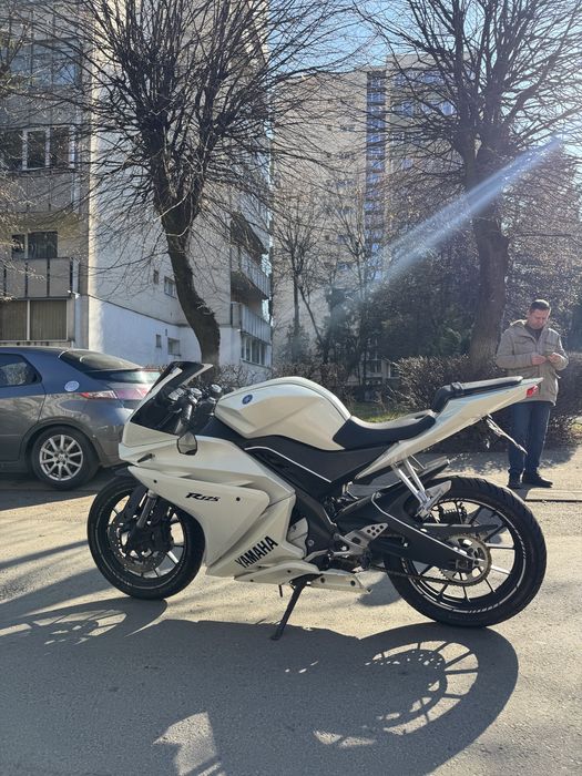 Yamaha YZF R-125.  Abs fata spate  categ a1!!