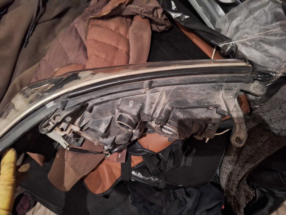 фара передняя левая Land Cruiser 200