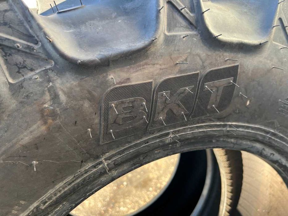 Cauciucuri noi 360/70R24 marca BKT pentru tractor fata