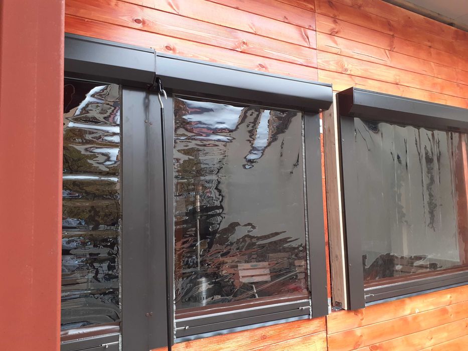 Reparatii rulouri exterioare ,reparatii termopane,plase insecte .