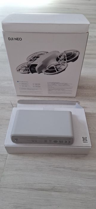 Încărcător + 2 baterii dronă DJI Neo