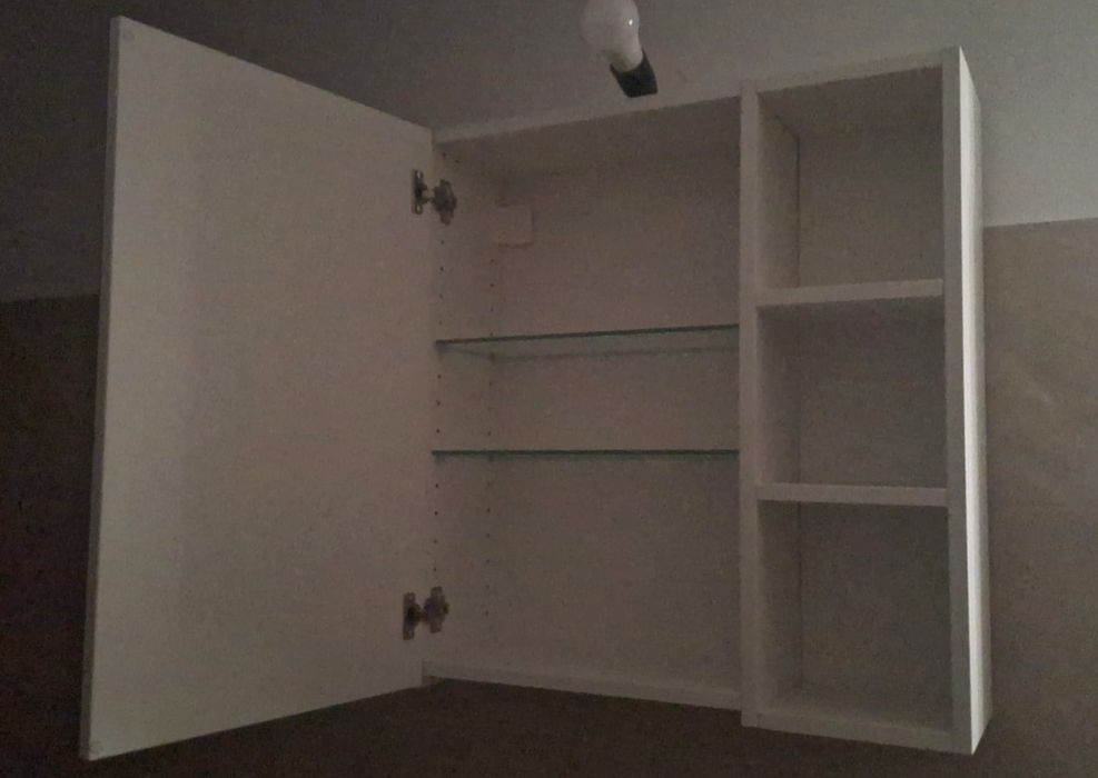 Dulăpior cu oglinda baie model Ikea stare impecabila