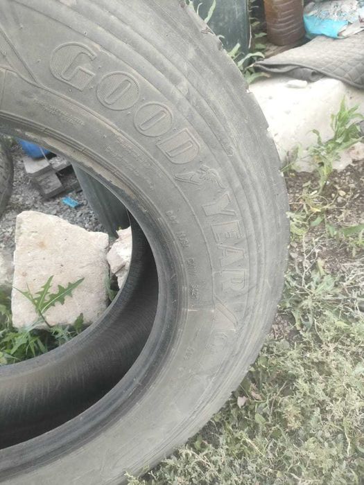 Продам шины грузовые на фуру