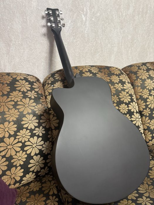 Акустическая гитара Yamaha