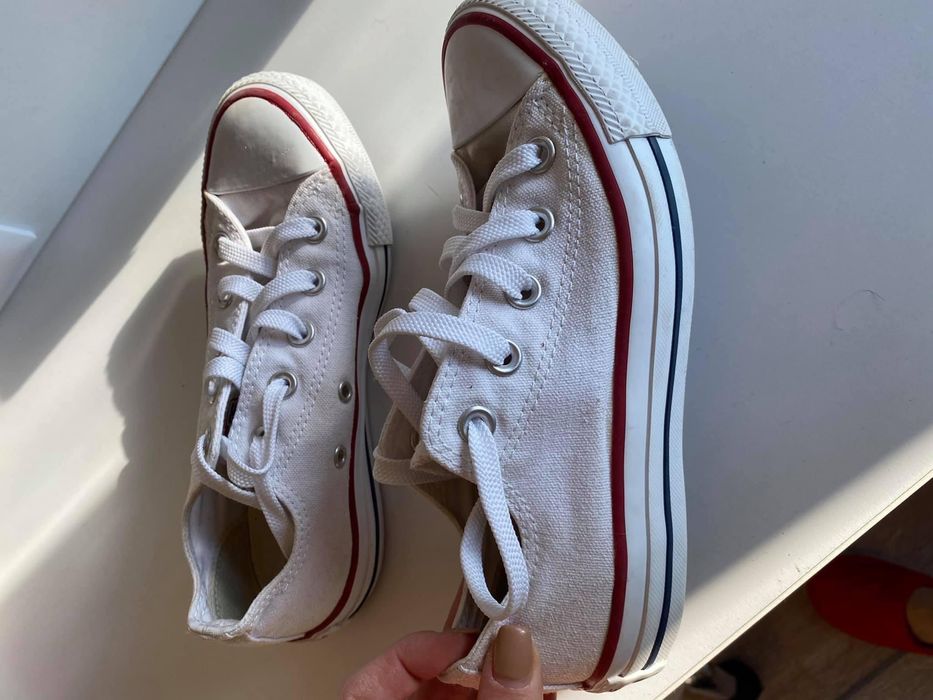 Adidasi Adidas, Fila