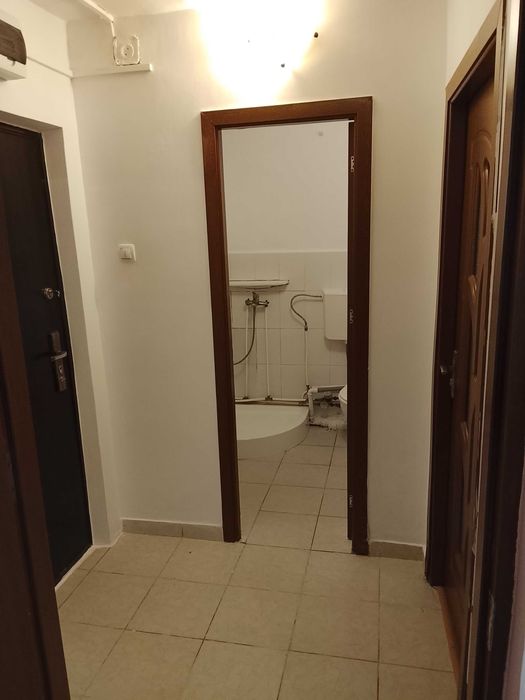 PF vand 2 camere cămin (unite) cu hol,baie și bucatarie32 mp parter