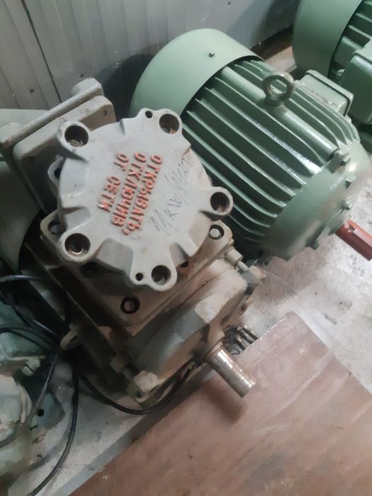 Електромотори и редуктори