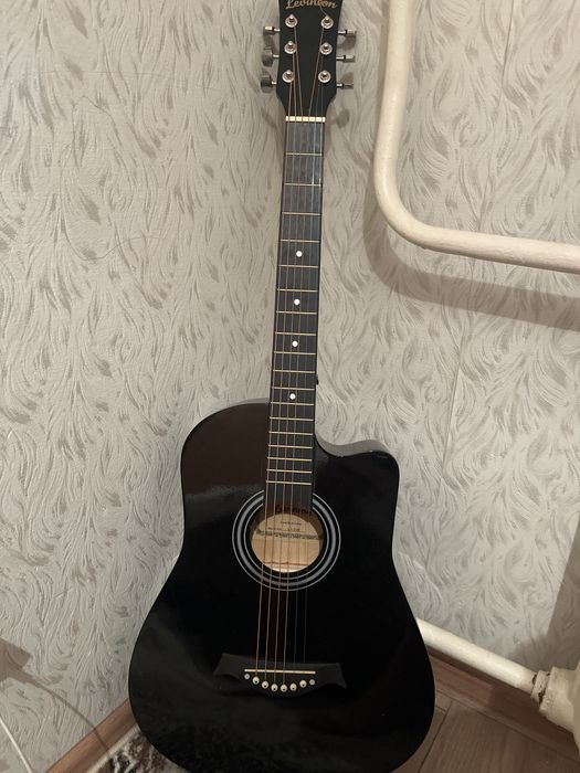 Гитара Levinson акустическая