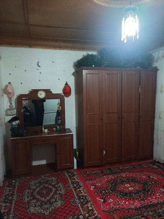 Уй сотилади 6сот сув газ свет ваифаи бор