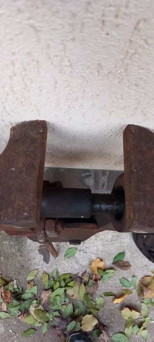 Menghina țigănească fier veche ieftina