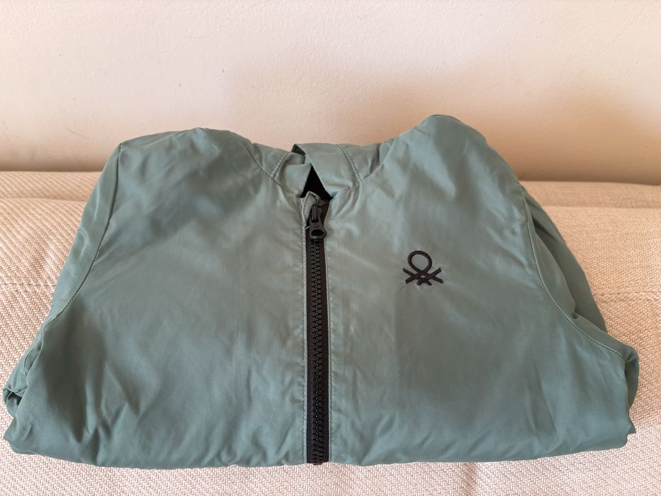 Vând geacă matlasată Benetton (110-116 cm)