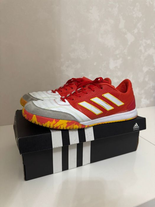 Футзалки Адиддас