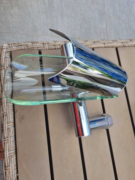 Vand baterie cada din sticla delux design