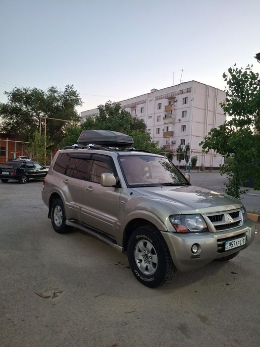 Mitsubishi Montero 2003