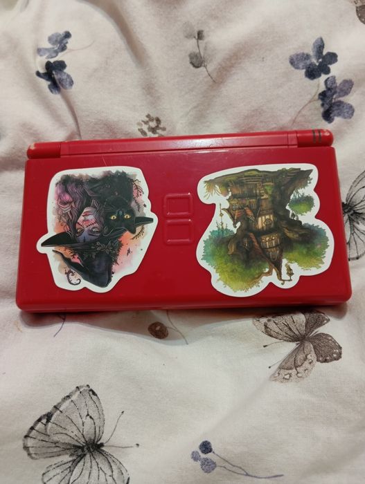 Vând Nintendo DS lite