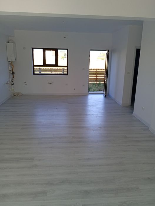 Casă tip duplex - zona Calea Tismanei