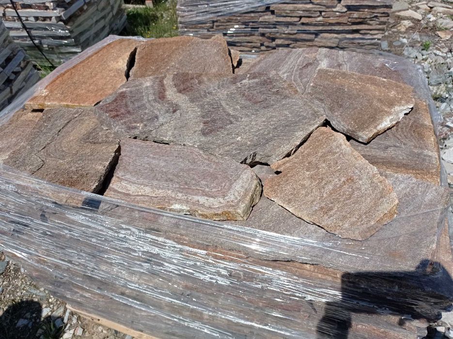 Кафяв камък-гнайс меча кожа за под