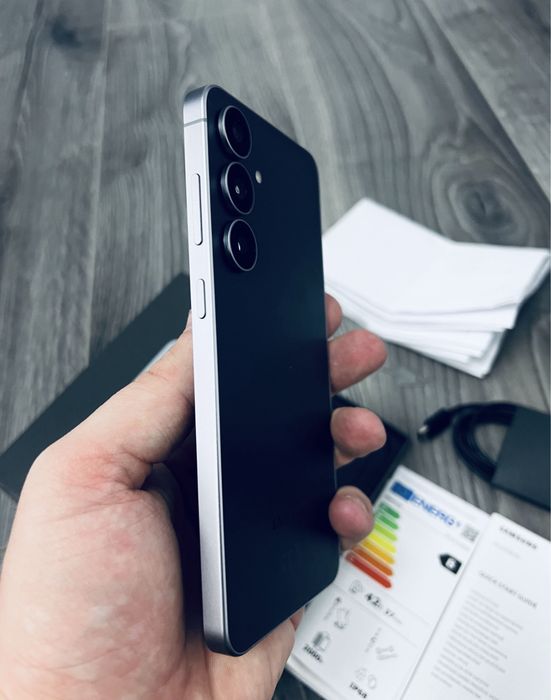 Samsung S25 FE • NOU • 11 incarcari • Garantie